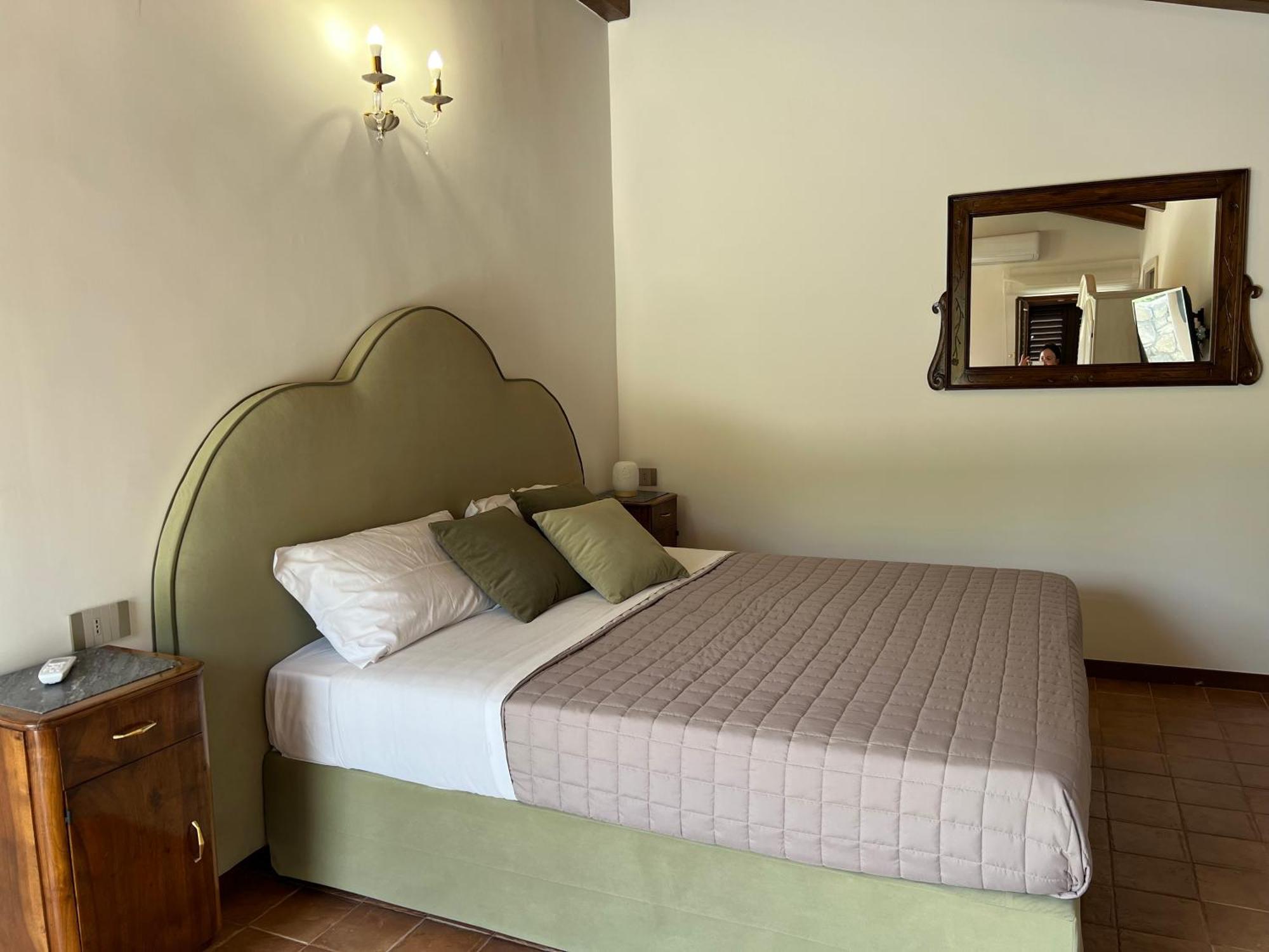 Bed and Breakfast Il Vigneto Di Nonno Pietro Аджерола Экстерьер фото